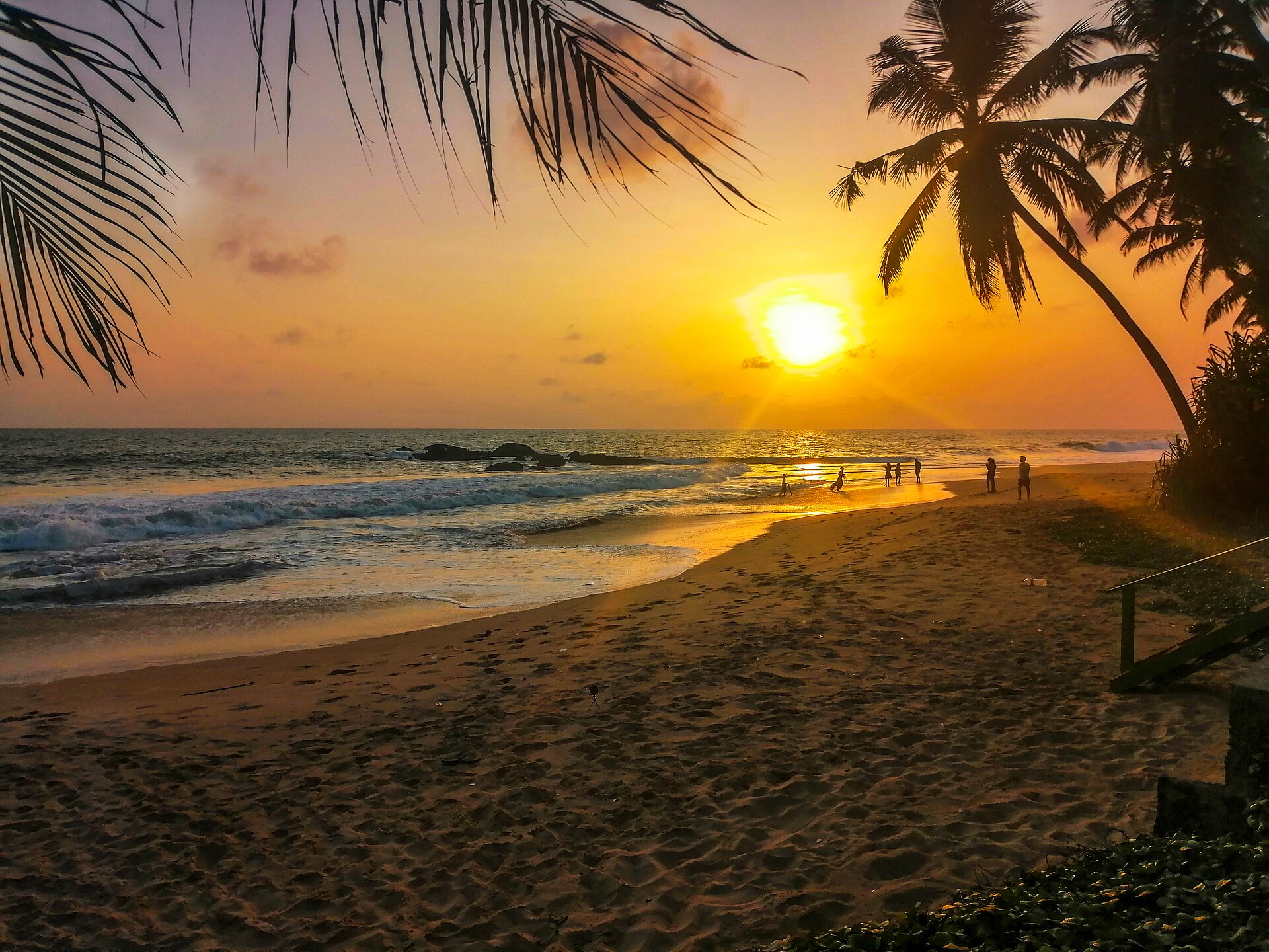 Bentota beach resort tours - sunset over Ambalangoda beach