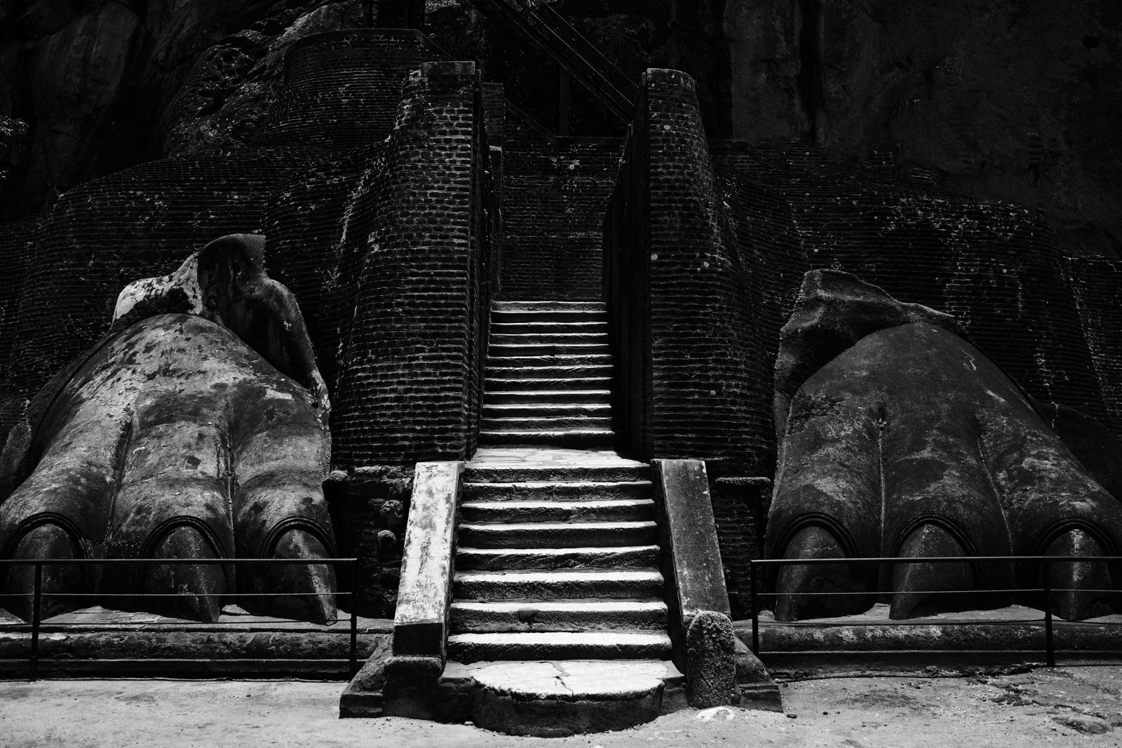 Sri Lanka Cultural Triangle tour - the Lion's Paw stairway on Sigiriya rock fortress